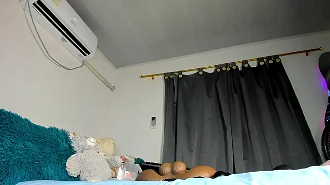 vennuss19 live cam on StripChat