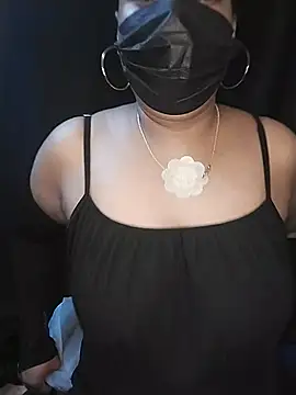 Tamil_Kanmani live cam on StripChat