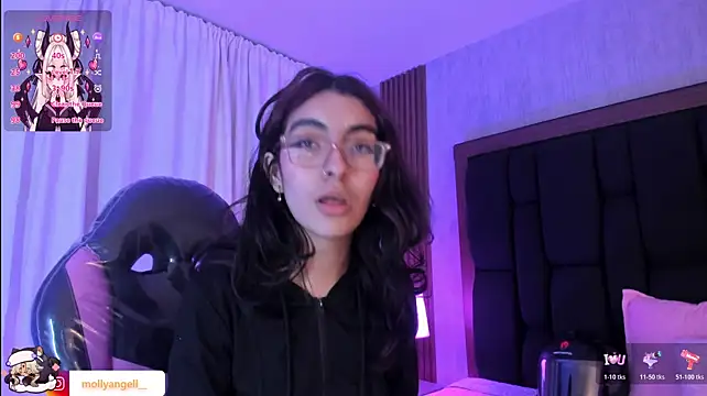 Molly_A live cam on StripChat