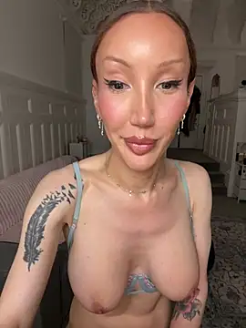 Allana29