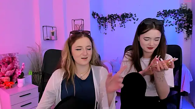liana_kisses