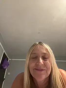 Blondnboujee53