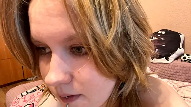 JosephineBulmer webcam