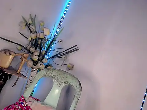 Holly_Hornyy