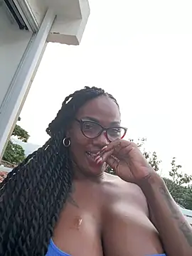 Bustykeyla live cam on StripChat
