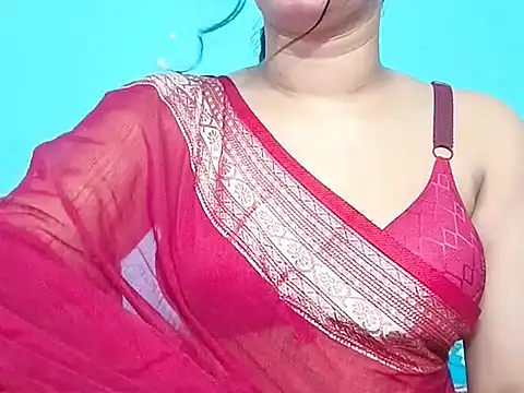 Adhiti_1 live cam on StripChat