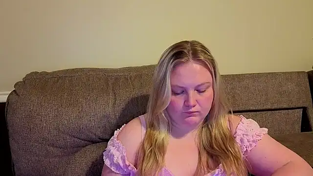 PhatAssBlond webcam