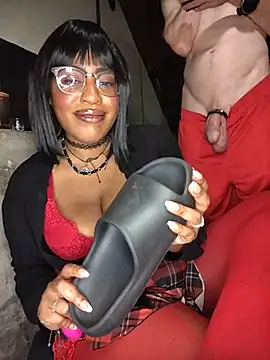 AmazonianMistress live cam on StripChat