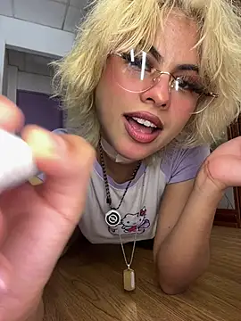 Eva_Feller69