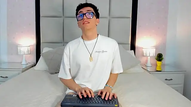 GaelDuke live sex cam