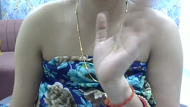zoyaa-sexy (F milf) - nude show