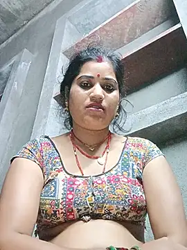 Hot_kamla