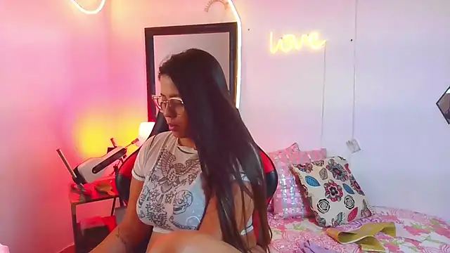 Megaan_Greey webcam
