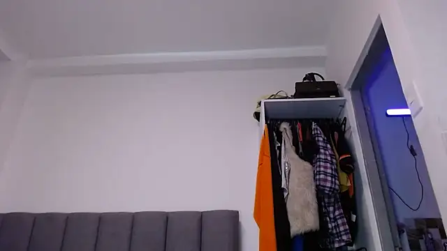saara_johnson496 webcam