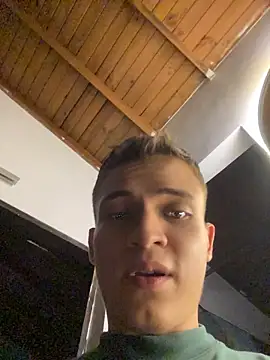 _Leo_Boy webcam