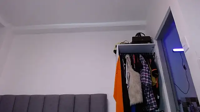 saara_johnson496 webcam