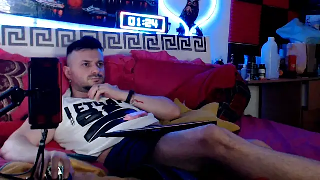 Hugec0ck007 live cam on StripChat