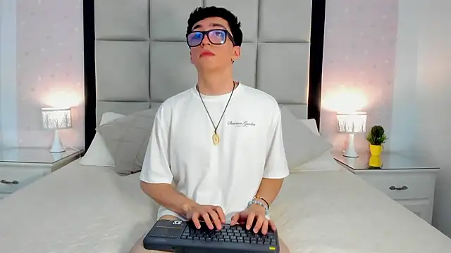 GaelDuke live sex cam