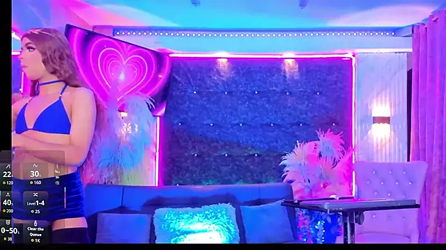 Queens_Wonders_Blonders webcam