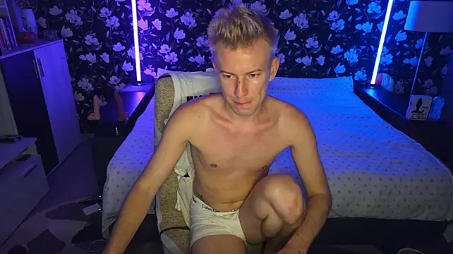 Vuitton live cam on StripChat