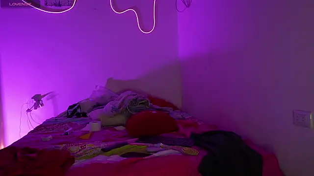 Mia_Doll01 webcam