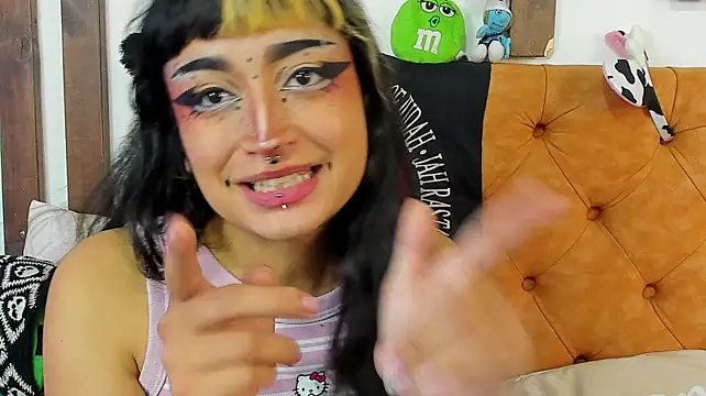 MeowMota_ live cam on StripChat