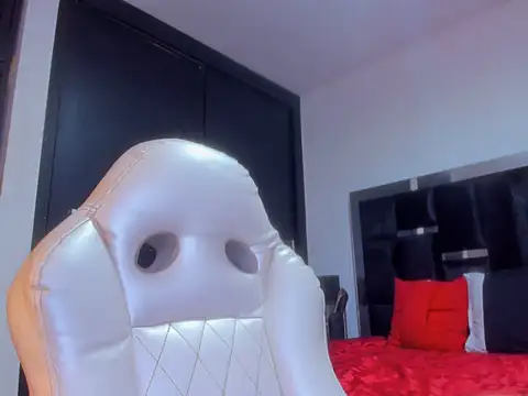 Miranda_bigcock3 live cam on StripChat