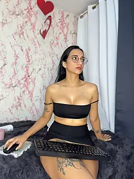 UrNewFantasy live sex cam