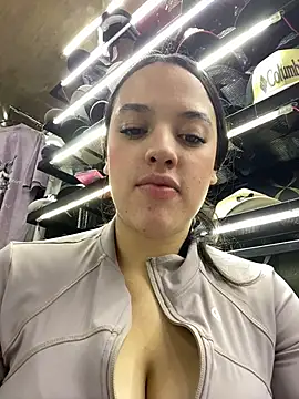celestejones1 (F teen) - Shuck tits mi friend 🍒