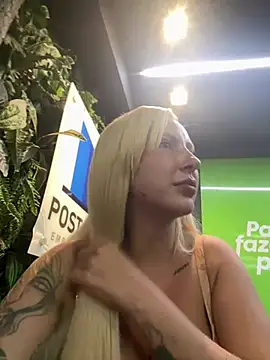 Juuhschmitt live cam on StripChat