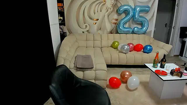 HaleySweet18 live cam on StripChat