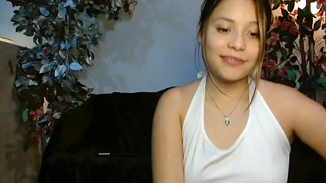 3littles (G young) - show cum with open vaginal lips Zandra