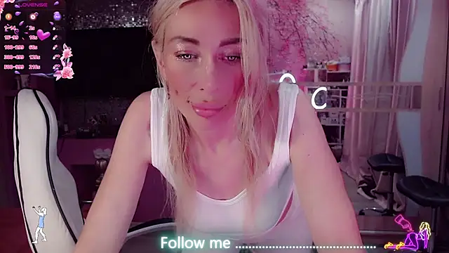 AnnieGOld_ webcam