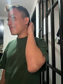 _Leo_Boy webcam