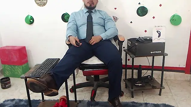 KalethBigDick live cam on StripChat