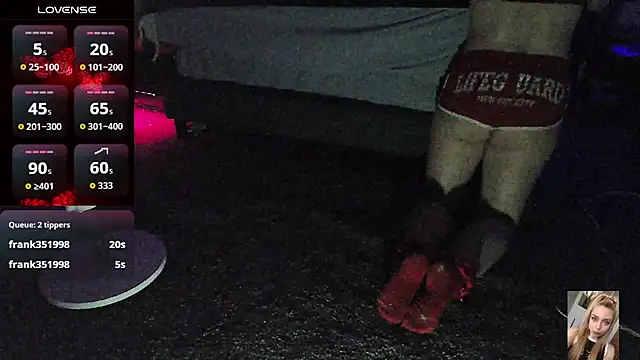 blondiewithanass (F young) - double penetration