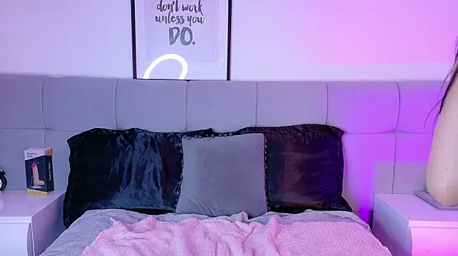 Nicolee_Saint