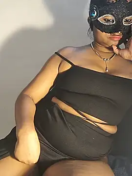 DIRTYSECRET_QUEEN_07