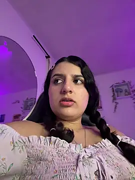 OhMySelenyx3 live cam on StripChat