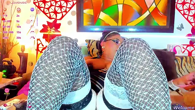 SQUIRTBRUNETE