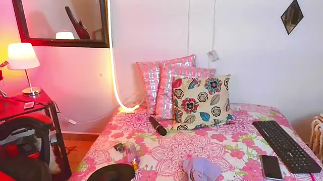 Megaan_Greey live cam on StripChat