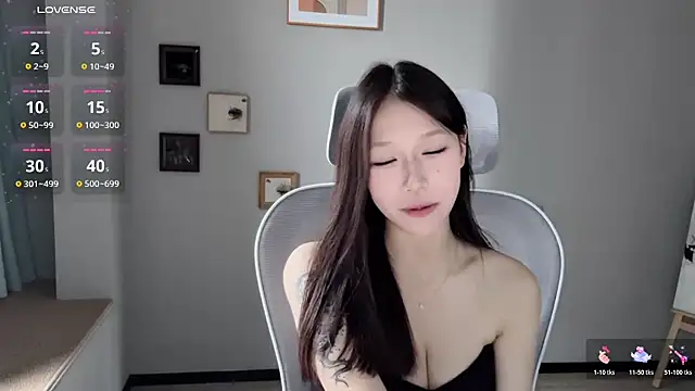 -monica-tina- (F young) - 新人开播第一天