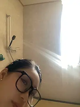 julysister00 (F young) - 小骚逼想被调教~