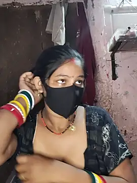 Hotcouplepriya webcam