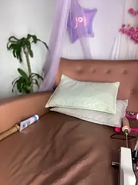 Miaa_Foxx03 webcam