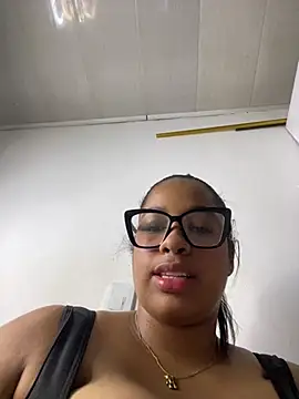 NV-Nikoll live cam on StripChat