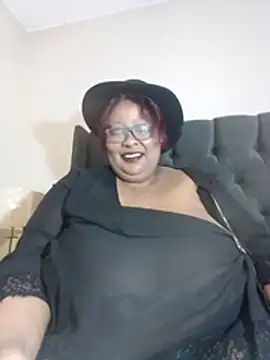 nancy111 (F milf) - Make me squit and cum on my toy