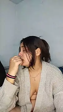 Damii_001 live cam on StripChat