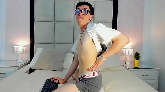 GaelDuke live sex cam
