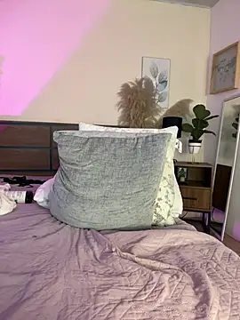 YariRose webcam